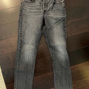 Levi's Women's Dark Gray Straight Jeans